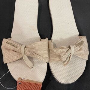 Havaianas Women's Tan Bow Sandals